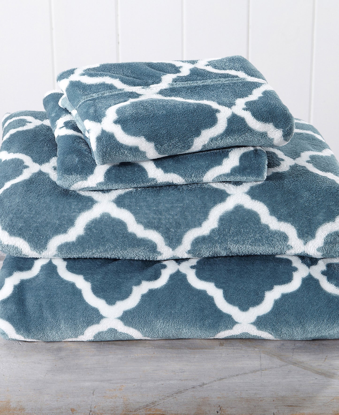 4-Piece Printed Plush Sheet - Velvet Luxe-Lattice Collection