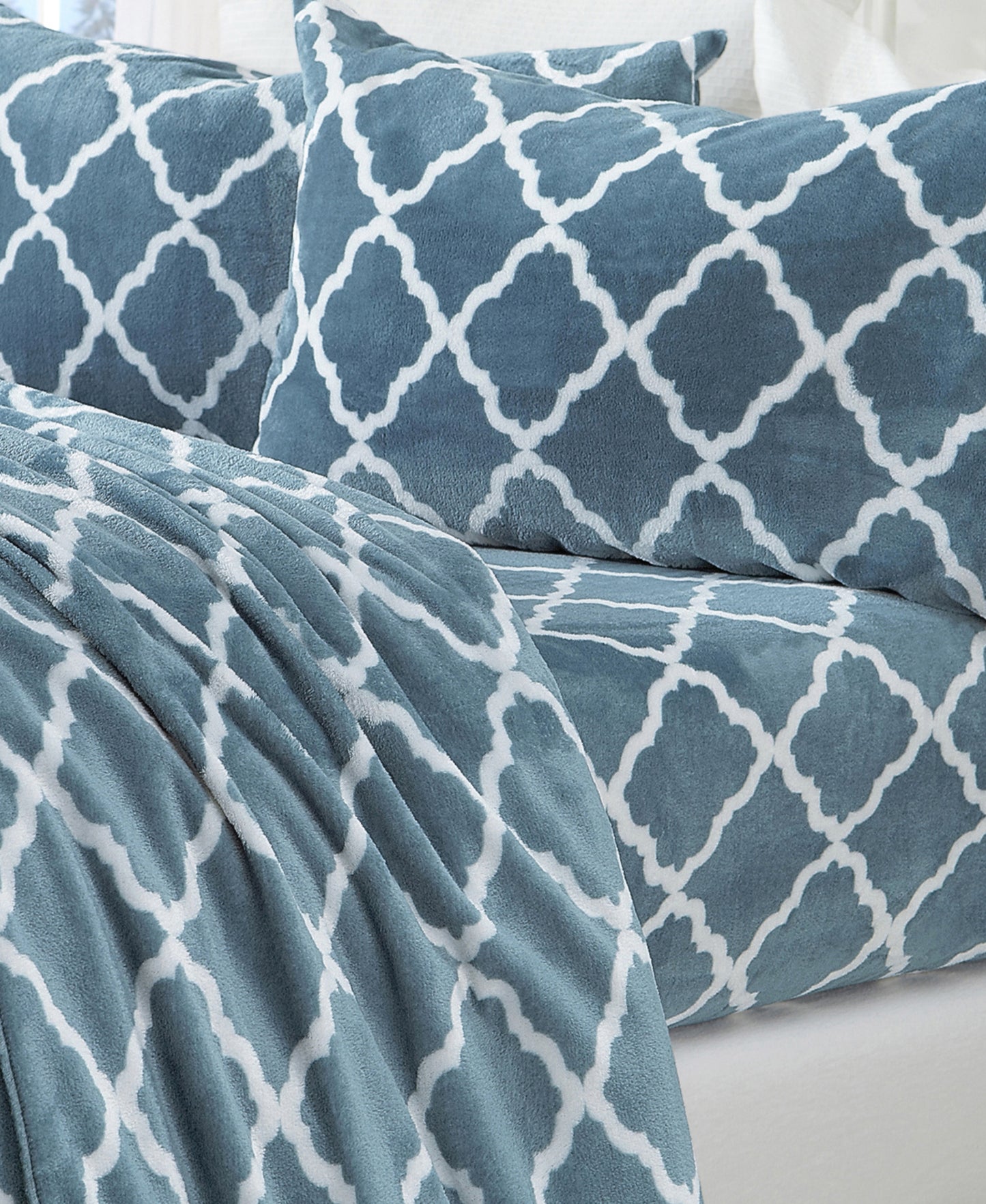 4-Piece Printed Plush Sheet - Velvet Luxe-Lattice Collection