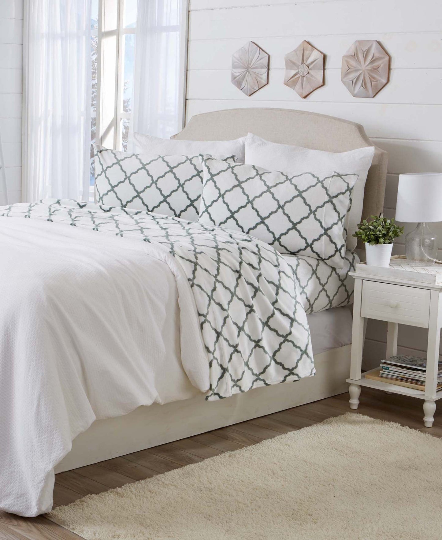 4-Piece Printed Plush Sheet - Velvet Luxe-Lattice Collection
