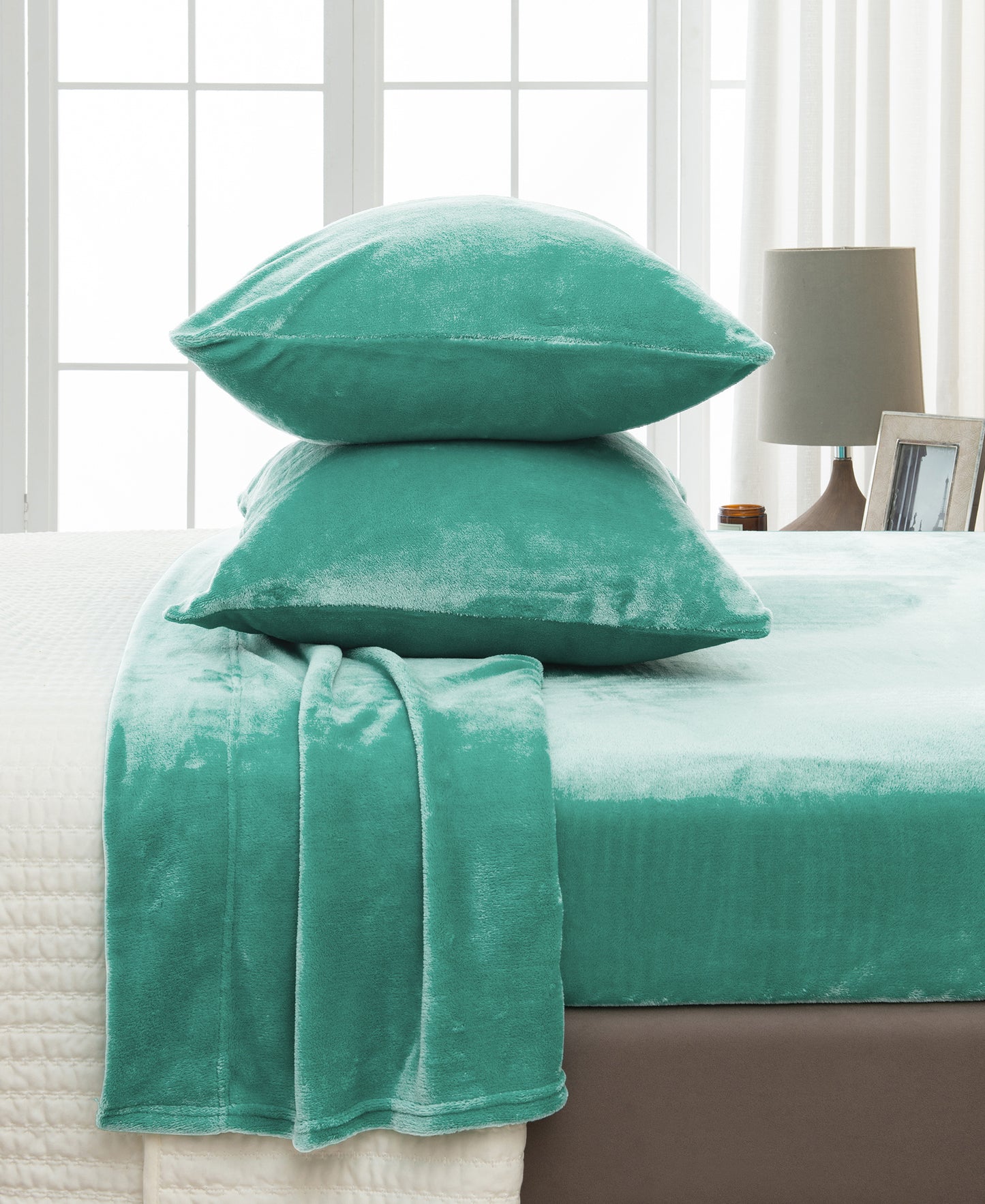 4-Piece Solid Plush Sheet - Velvet Luxe Collection