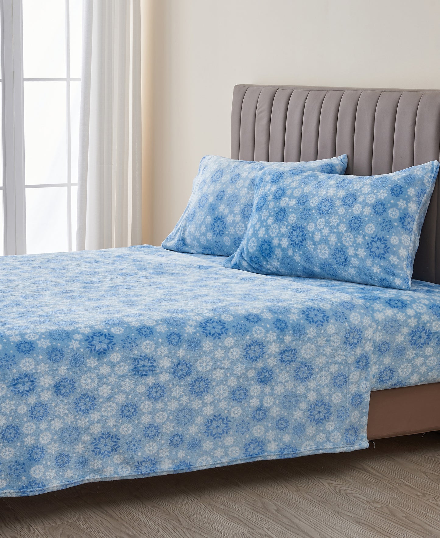 4-Piece Winter Printed Plush Sheet - Velvet Luxe Collection