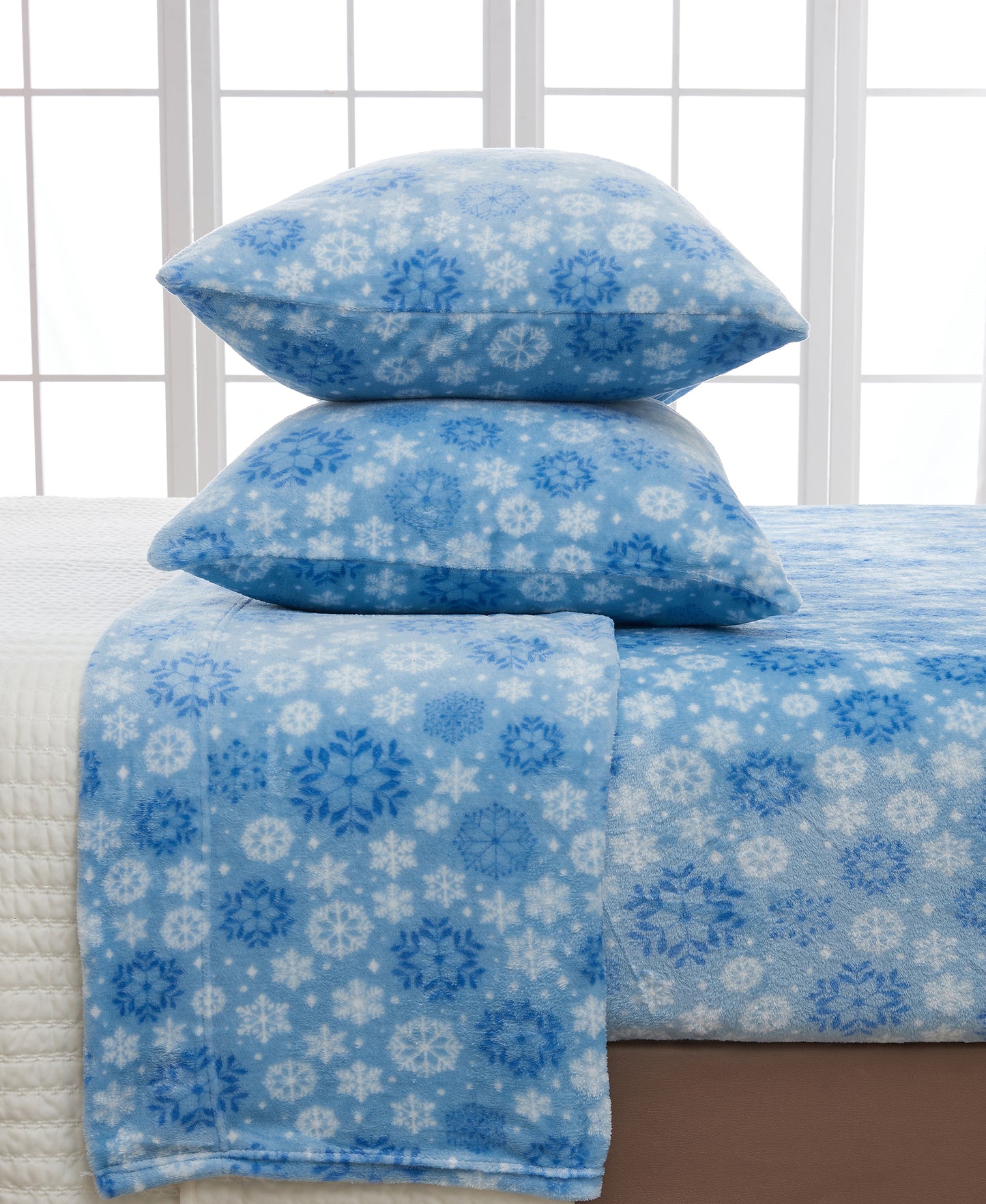 4-Piece Winter Printed Plush Sheet - Velvet Luxe Collection