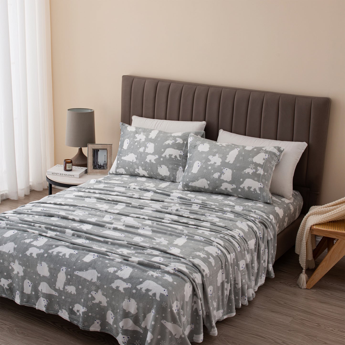 4-Piece Winter Printed Plush Sheet - Velvet Luxe Collection