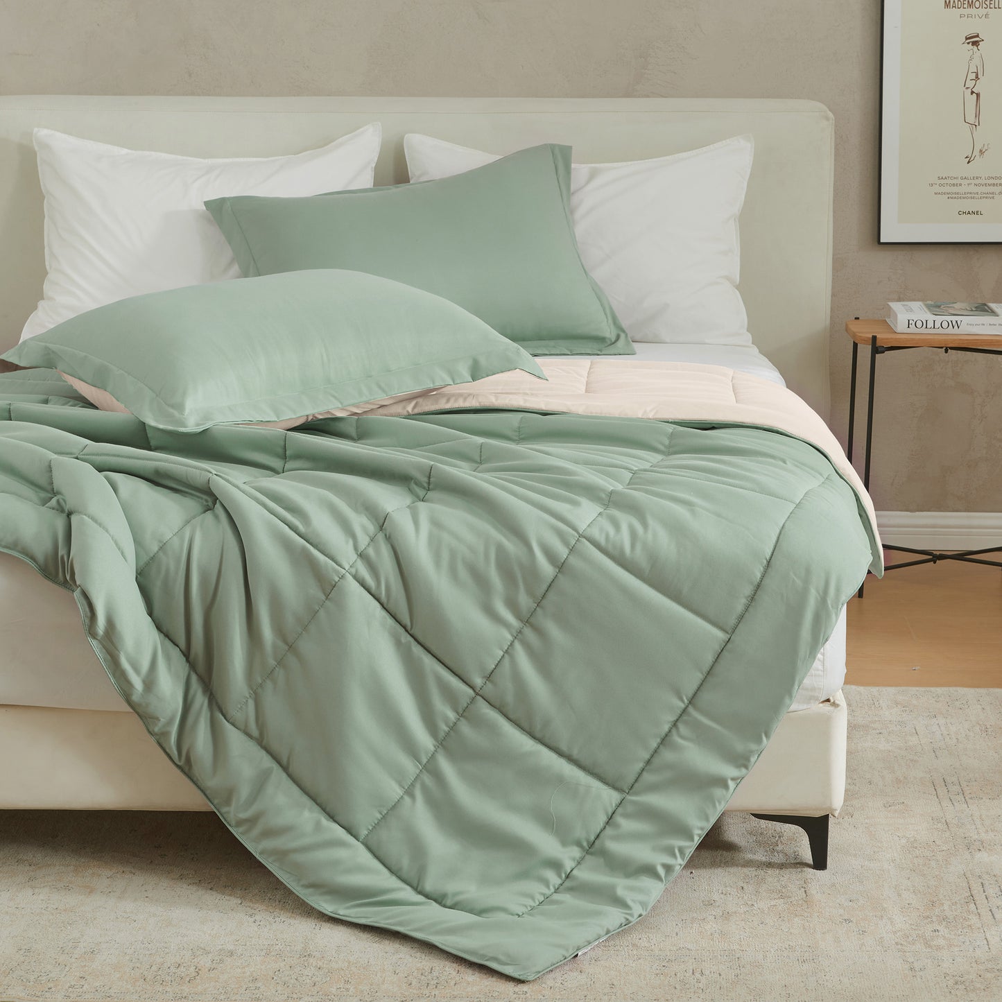 Reversible Christmas Comforter and Sham Set - Holiday / Lodge Odette Collection
