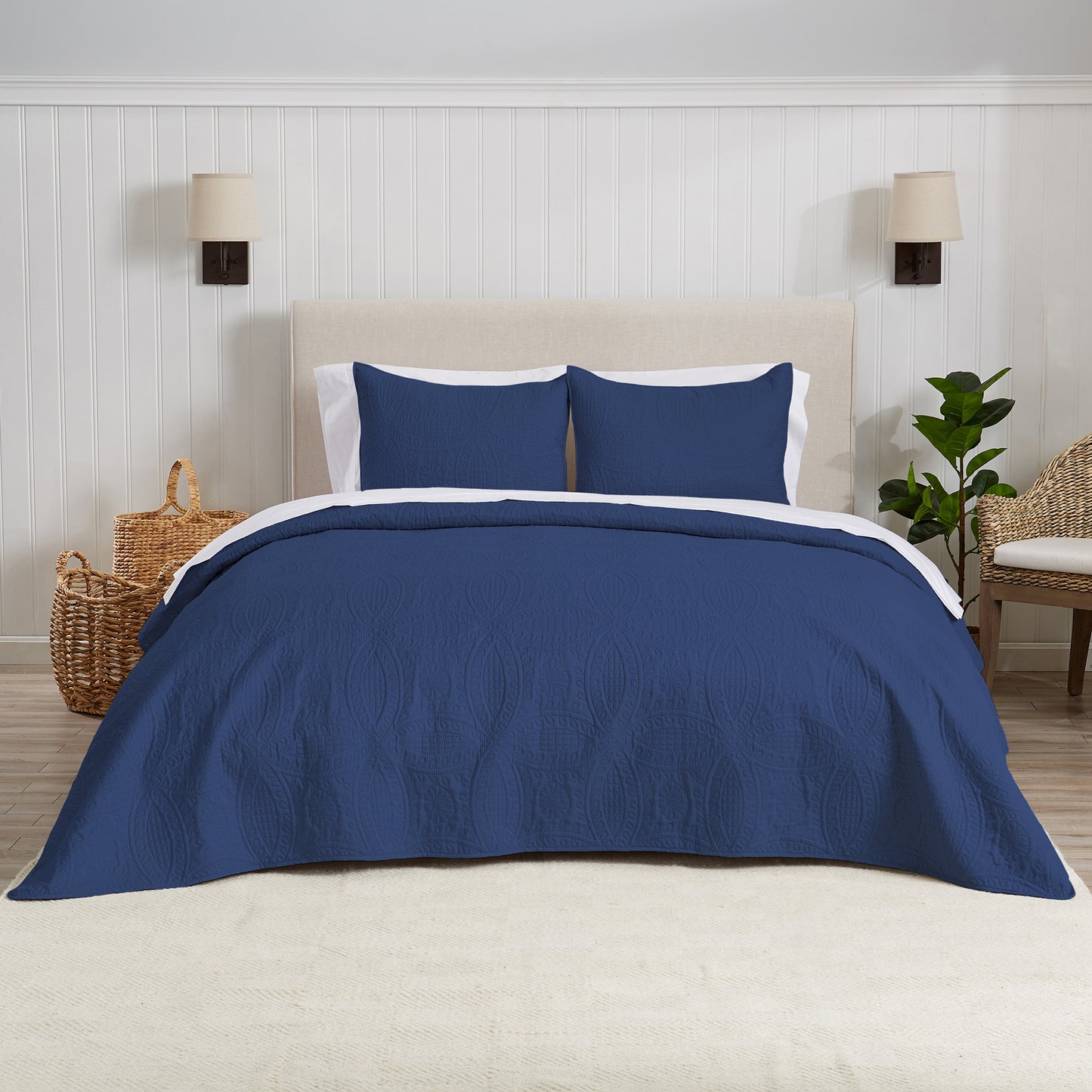 3-Piece Oversized Medallion Quilt Set - Clara Collection