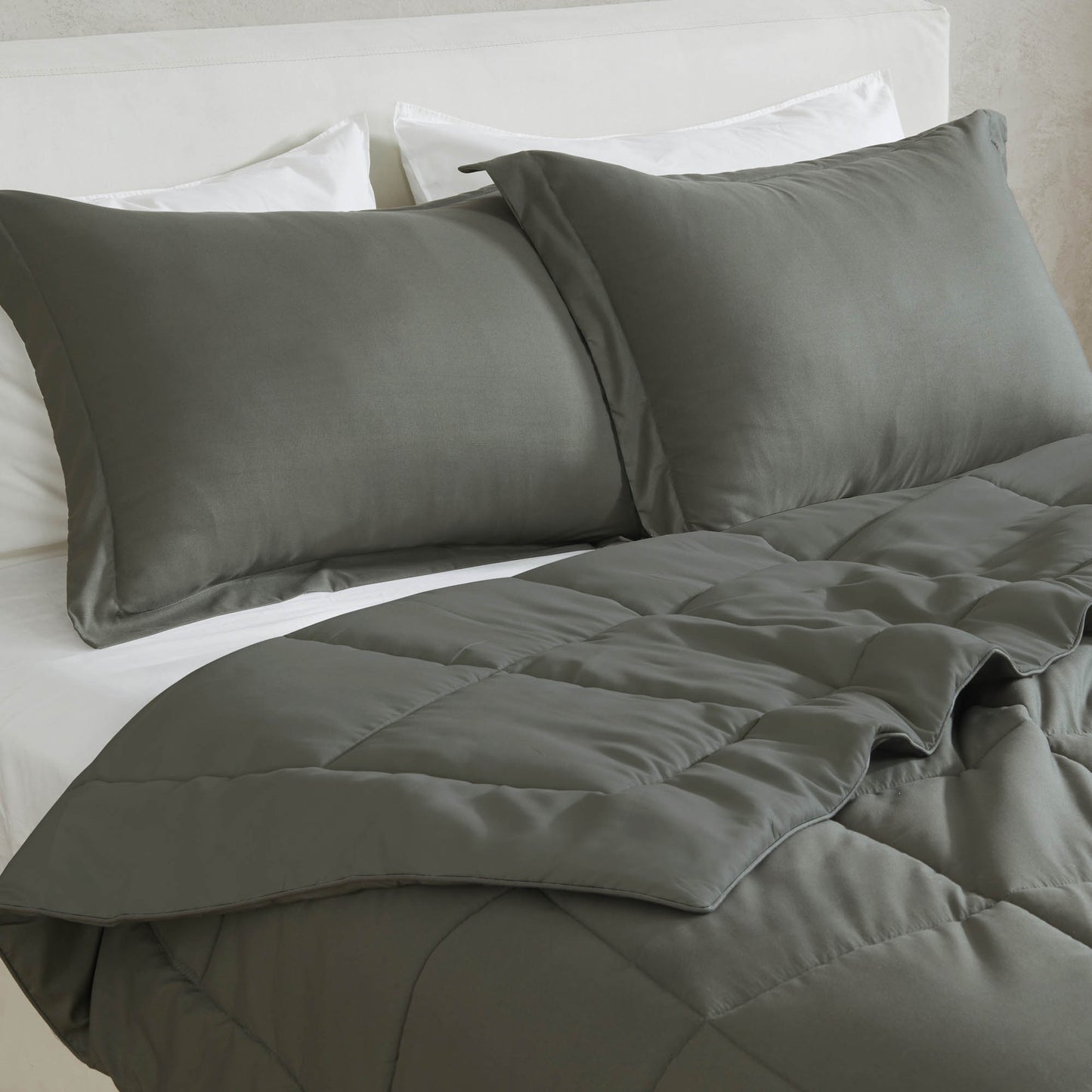 Reversible Christmas Comforter and Sham Set - Holiday / Lodge Odette Collection