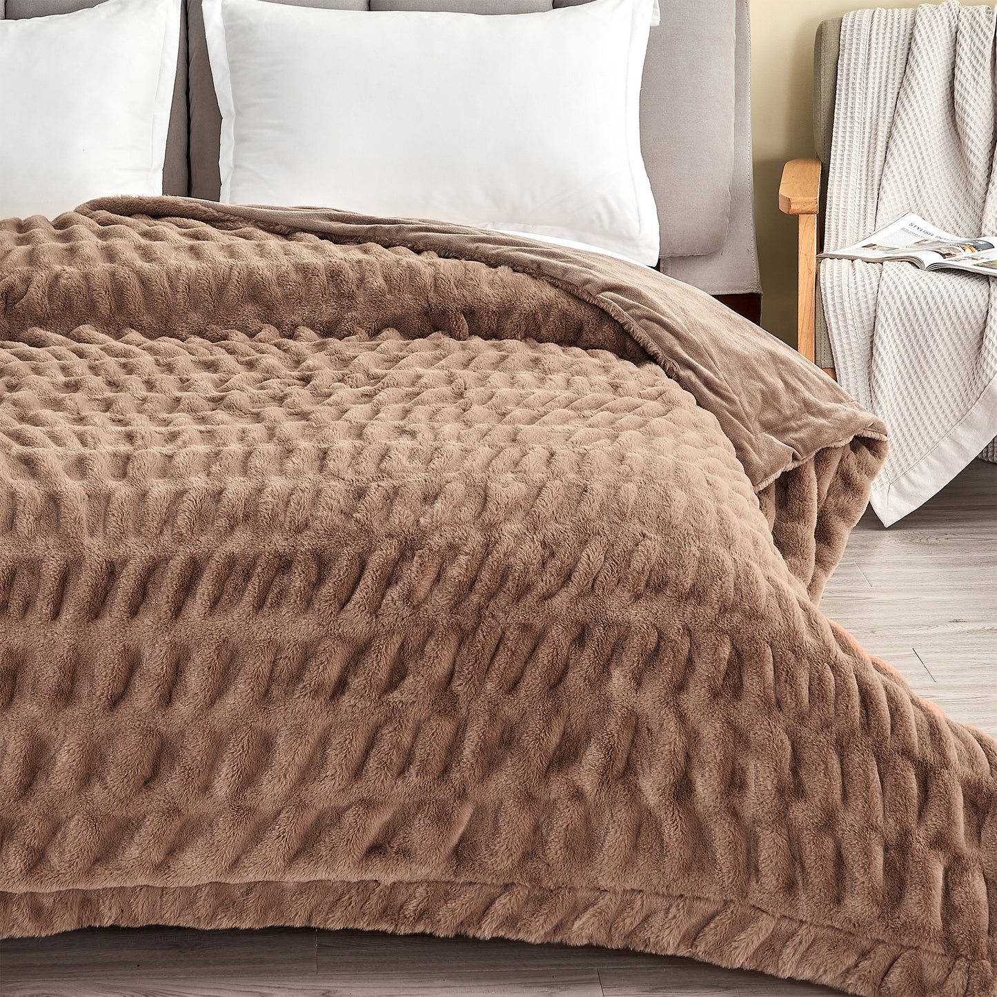 Ruched Faux Fur Throw Blanket - Alondra Collection
