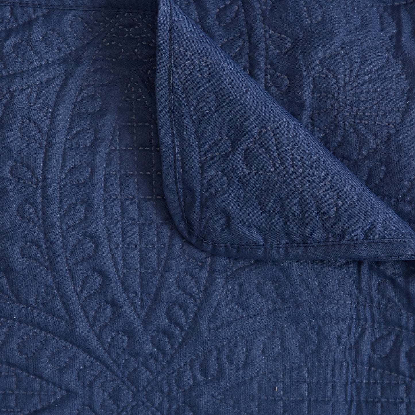 3-Piece Oversized Medallion Quilt Set - Clara Collection