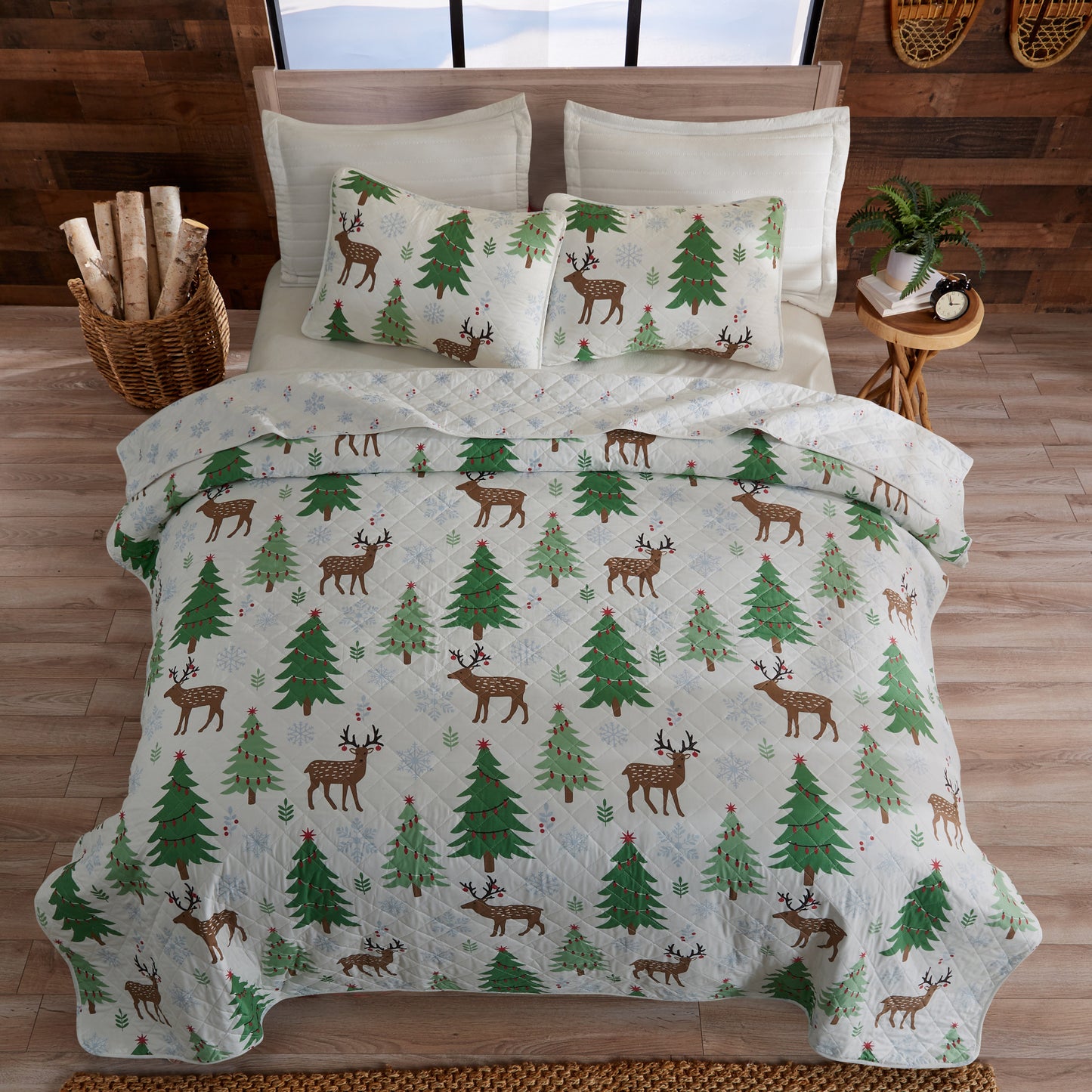 3-Piece Holiday Quilt - Holly Collection