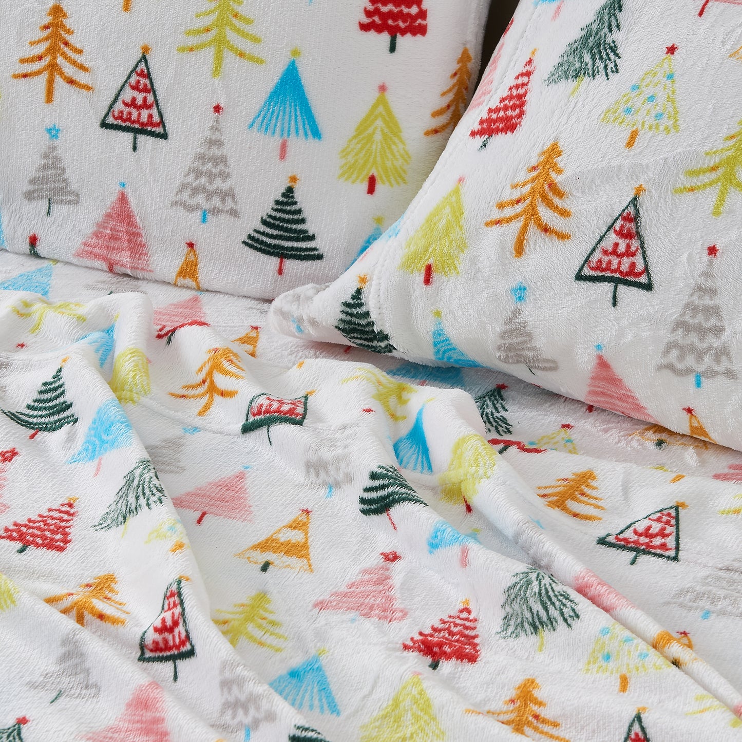4-Piece Winter Printed Plush Sheet - Velvet Luxe Collection