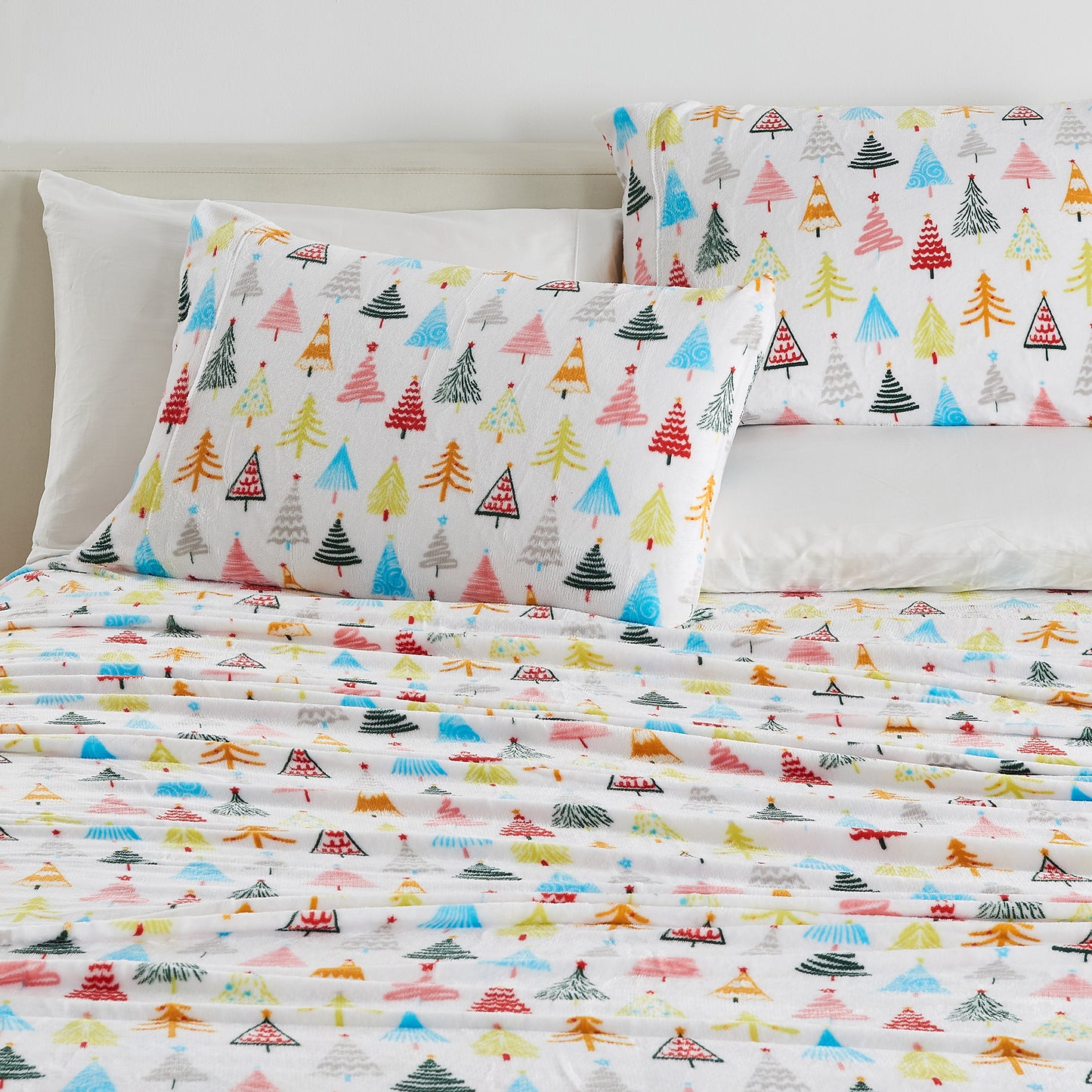 4-Piece Winter Printed Plush Sheet - Velvet Luxe Collection
