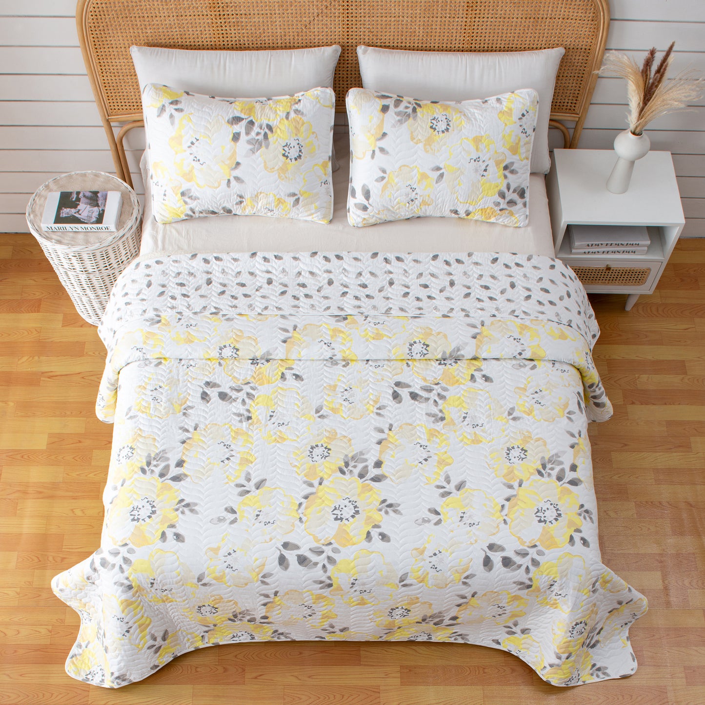 Helene Collection Floral Quilt Set