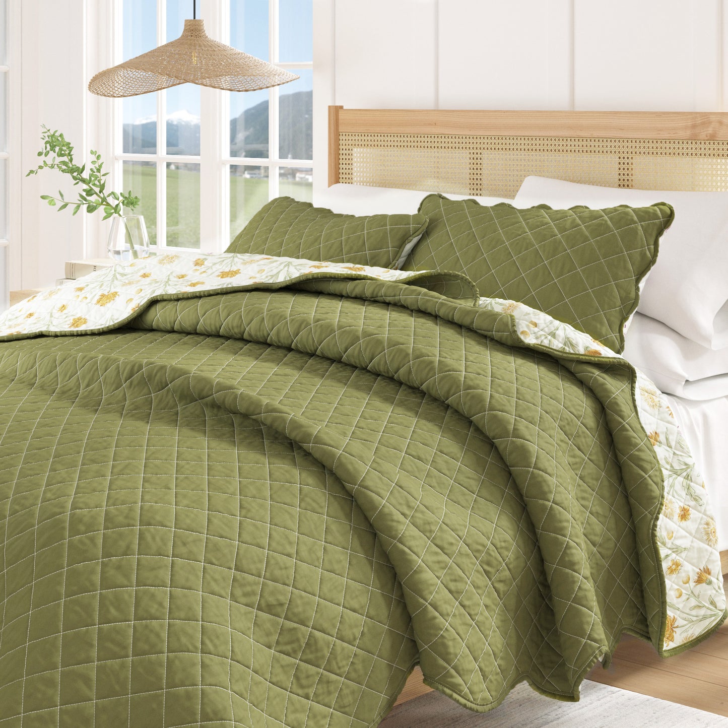 Floral Print & Scallopeded Edge Cotton Quilt Set - Illiana Collection