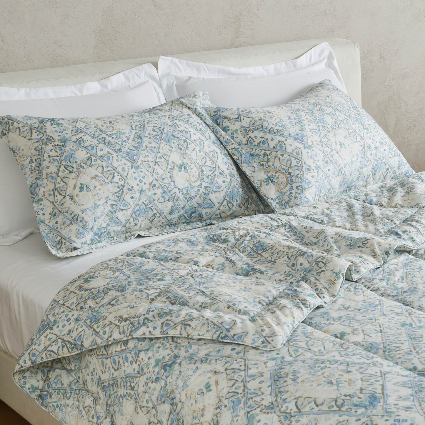 Reversible Christmas Comforter and Sham Set - Holiday / Lodge Odette Collection