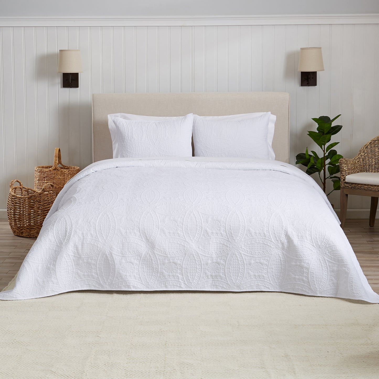 3-Piece Oversized Medallion Quilt Set - Clara Collection