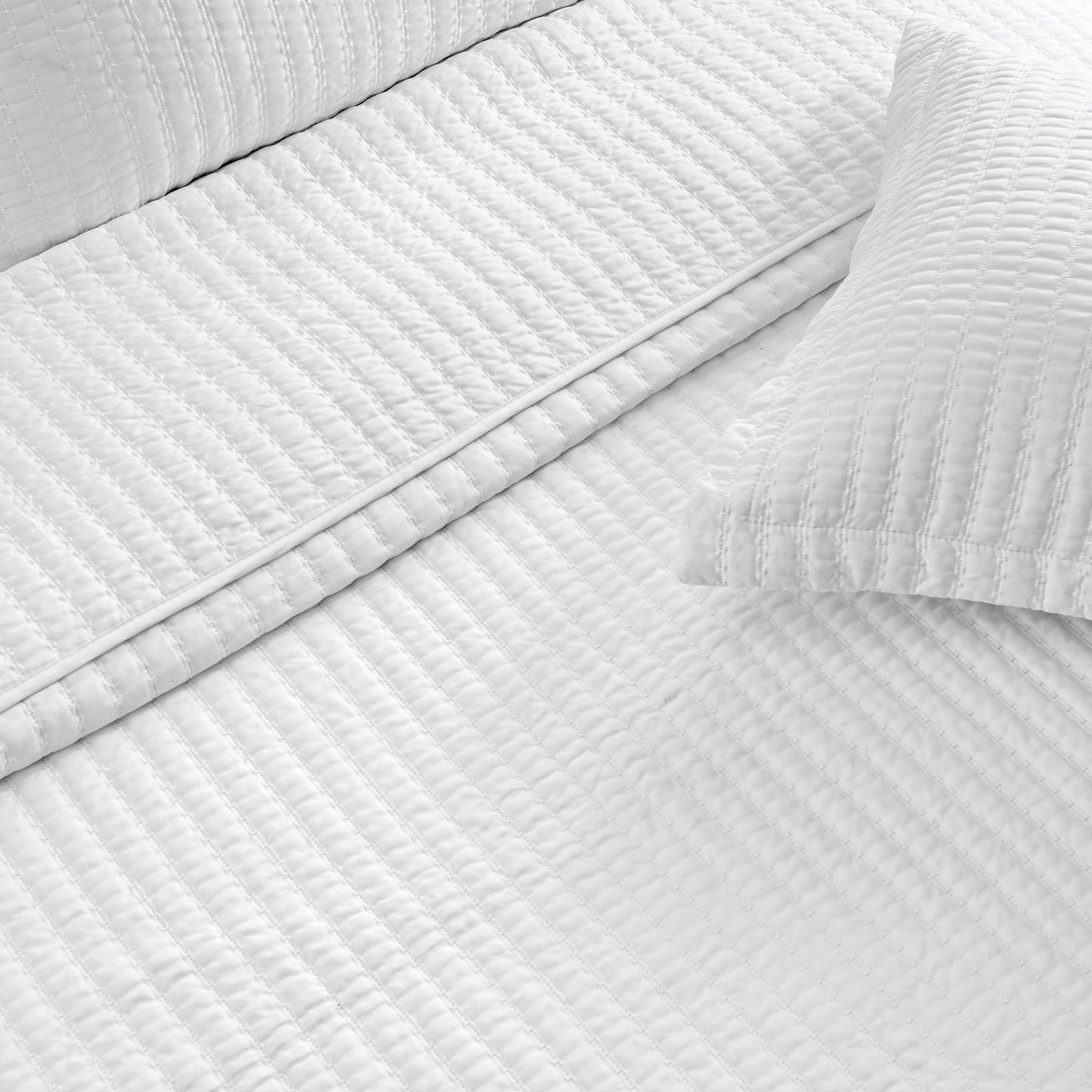 3-Piece Solid Quilt - Alicia Collection
