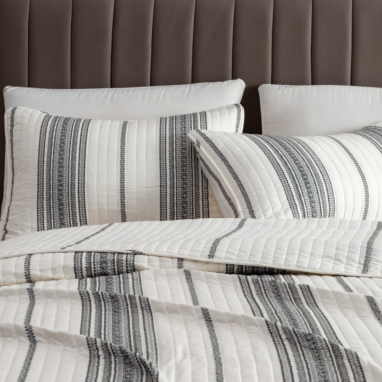 3-Piece Stripe Quilt - Wesley Collection