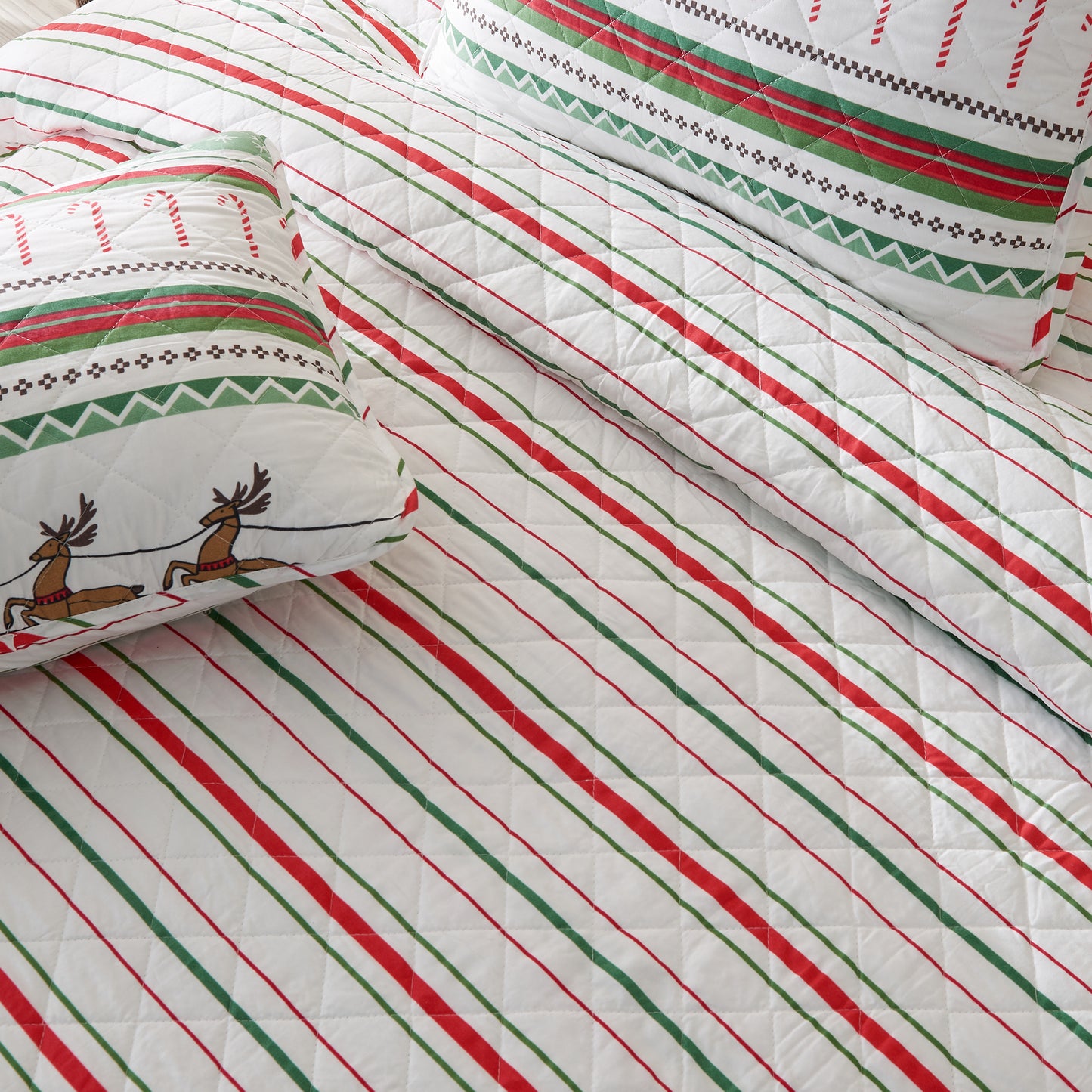 3-Piece Christmas Quilt - Festive Collection