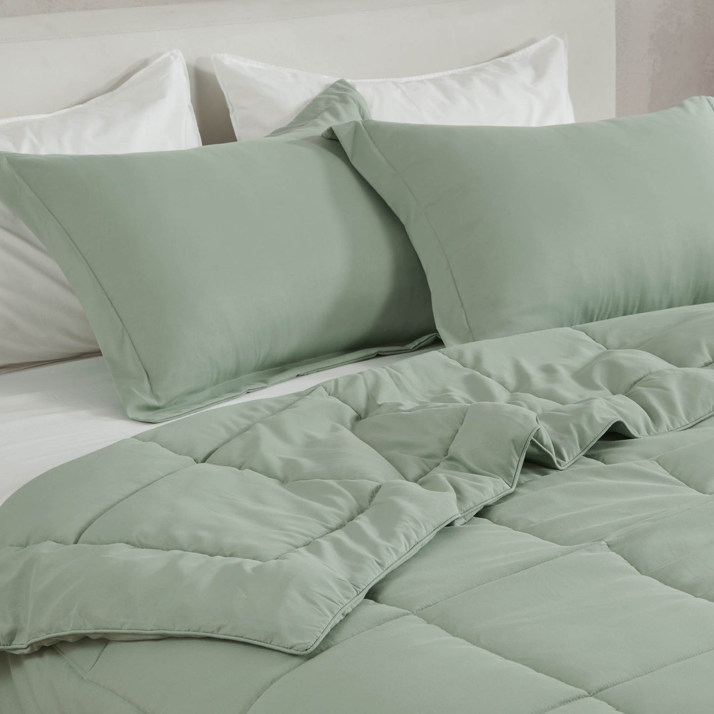 Reversible Christmas Comforter and Sham Set - Holiday / Lodge Odette Collection