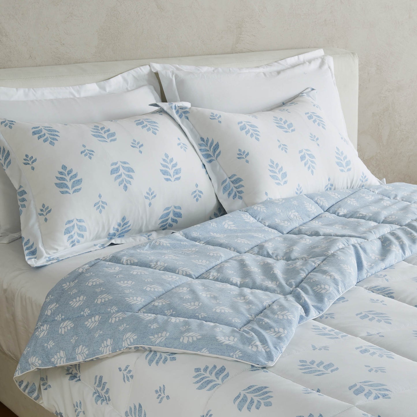 Reversible Christmas Comforter and Sham Set - Holiday / Lodge Odette Collection