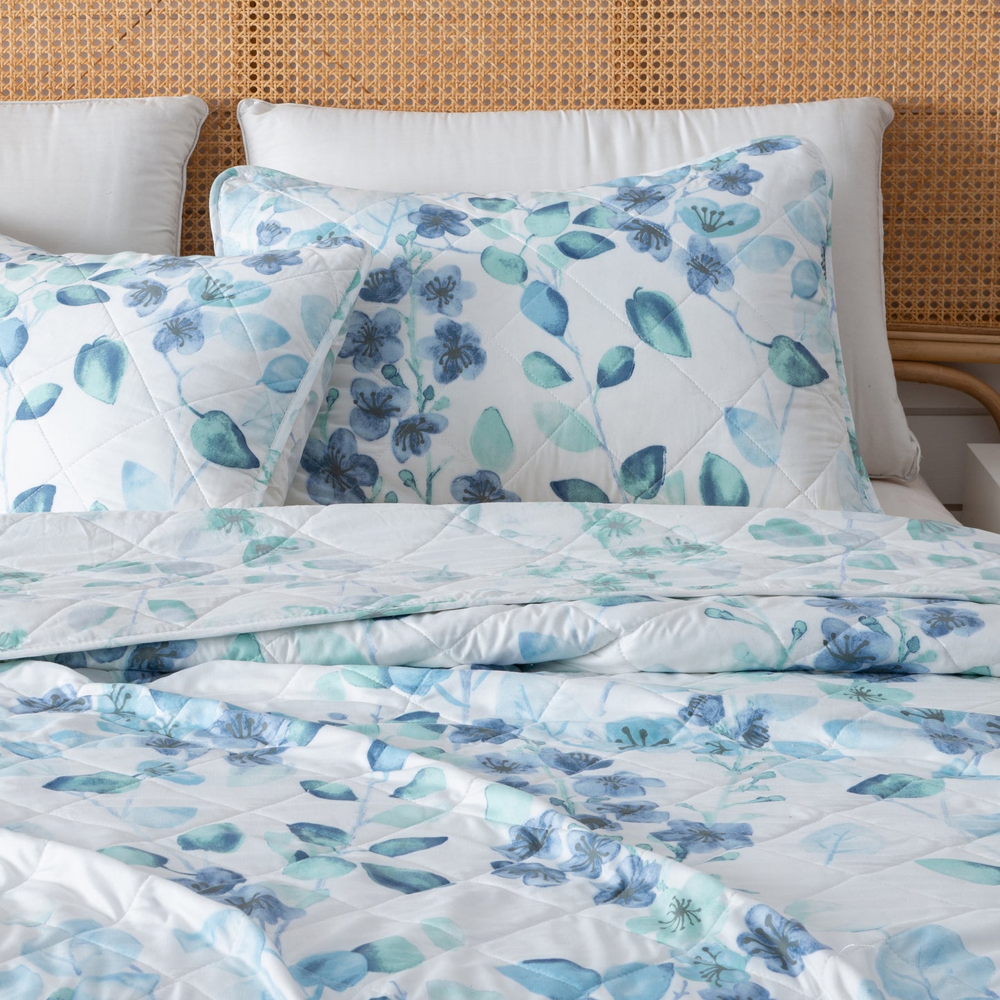 Miranda Collection 3 Piece Floral Quilt Set